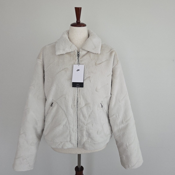Nike Women's Sportswear Essentials Printed Plush Faux Fur Jacket Size Large - Picture 3 of 6
